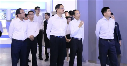 银企携手，共谋发展 I 工行总行副行长王景武一行莅临鸿运国际调研考察 
