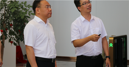 河北省高碑店市委书记贾伟斌莅临鸿运国际集团考察指导