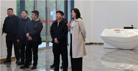 中共锦州市太和区委书记张雪冬一行莅临鸿运国际集团考察指导